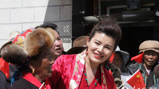 西藏民主改革60年，高原兒女唱響《我和我的祖國》