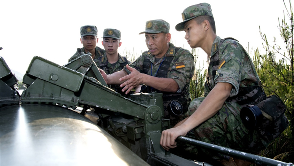 二十大代表何賢達(dá)：“永遠(yuǎn)不滿足于現(xiàn)狀，永遠(yuǎn)向遠(yuǎn)處看”