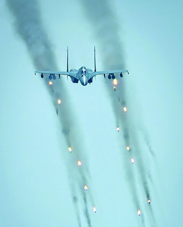 空軍航空兵某旅長航時(shí)飛行訓(xùn)練影像